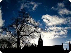 Sillhouette of
Glasgow University.